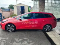 Usado Kia Ceed Sportswagon GT-Line 136 CV (100 kW) 2017 Rojo Familiar
