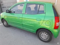 Usado Kia Picanto LX 61 CV (44 kW) 2005 Verde Utilitario