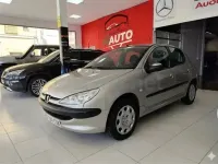 Usado Peugeot 206 70 CV (51 kW) 2004 Gris / plata Berlina