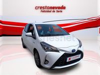 Usado Toyota Yaris Hybrid Active 100 CV (73 kW) 2020 Blanco Berlina
