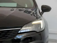 Usado Opel Astra Design & Tech 110 CV (80 kW) 2022 Negro Utilitario