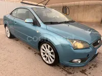Usado Ford Focus Cabriolet Titanium 136 CV (100 kW) 2007 Azul Descapotable