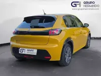 Begagnad Peugeot e-208 Allure 100 kW (136 HK) 2020 Gul Halvkombi