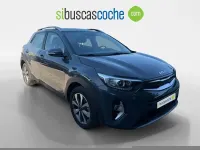 Usado Kia Stonic 120 CV (88 kW) 2021 Gris/plata SUV