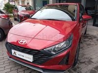 Usado Hyundai i20 84 CV (61 kW) 2024 Granate Utilitario