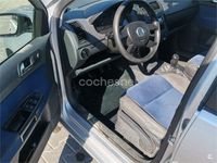 Usado VW Polo Advance 75 CV (55 kW) 2005 Gris / plata Berlina