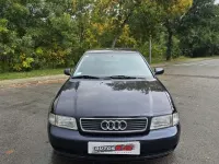 Usado Audi A4 150 CV (110 kW) 1996 Azul Berlina