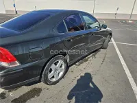 Usado Volvo S60 Momentum 163 CV (119 kW) 2006 Verde Berlina