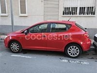 Usado Seat Ibiza Reference 70 CV (51 kW) 2014 Rojo Berlina