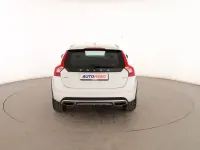 Usado Volvo V60 CC Kinetic 150 CV (110 kW) 2015 Blanco Familiar