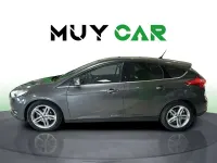Usado Ford Focus Titanium 125 CV (91 kW) 2018 Gris Utilitario