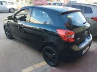 Usado Ford Ka Plus Ultimate 86 CV (63 kW) 2017 Negro Utilitario