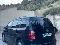 Usado VW Touran Highline 140 CV (102 kW) 2007 Negro Monovolumen