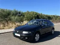 Usado Seat Leon Stella 105 CV (77 kW) 2005 Negro Utilitario
