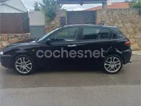 Usado Alfa Romeo 147 Distinctive 120 CV (88 kW) 2001 Negro Utilitario