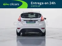 Usado Ford Fiesta 100 CV (73 kW) 2017 Blanco Utilitario