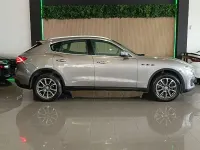Usado Maserati Levante 430 CV (316 kW) 2016 Gris / plata SUV