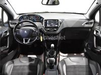 Usado Peugeot 2008 Allure 100 CV (73 kW) 2019 Negro SUV