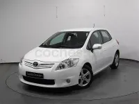 Usado Toyota Auris Luna 90 CV (66 kW) 2010 Negro Utilitario