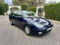 Usado Ford Focus Ghia 100 CV (73 kW) 2003 Azul Berlina