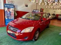 Usado Kia Ceed 109 CV (80 kW) 2007 Rojo Utilitario