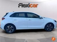 Usado Hyundai i30 120 HP (88 kW) 2024 Branco Sedan