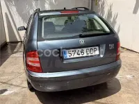 Usado Skoda Fabia Comfort 75 CV (55 kW) 2004 Gris / plata Familiar