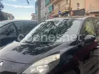 Usado Renault Scénic III Dynamique 130 CV (95 kW) 2011 Negro Monovolumen