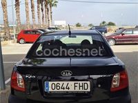 Usado Kia Rio EX 110 CV (80 kW) 2006 Negro Berlina