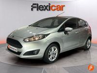 Usado Ford Fiesta Trend 82 CV (60 kW) 2017 Gris Utilitario