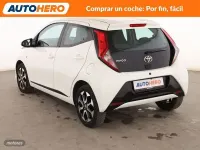 Usado Toyota Aygo X-play 72 CV (52 kW) 2019 Blanco Utilitario