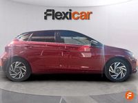 Usado Hyundai i20 100 CV (73 kW) 2025 Rojo Utilitario