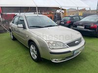 Usado Ford Mondeo Ghia 130 CV (95 kW) 2004 Beige Berlina
