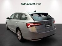Usado Skoda Octavia Selection 150 CV (110 kW) 2025 Gris / plateado Familiar