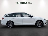 Usado Skoda Octavia Selection 204 CV (150 kW) 2024 Blanco Familiar