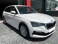 Usado Skoda Scala Ambition 110 CV (80 kW) 2022 Blanco Utilitario
