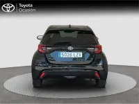 Usado Toyota Yaris Hybrid Style 116 CV (85 kW) 2022 Negro Monovolumen