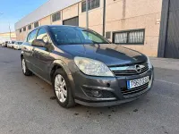 Usado Opel Astra Edition 100 CV (73 kW) 2009 Gris / plata Berlina