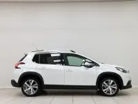 Usado Peugeot 2008 Allure 100 CV (73 kW) 2017 Blanco SUV