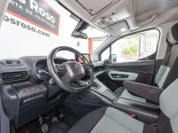 Usado Citroën Berlingo Shine 102 CV (75 kW) 2021 Blanco Monovolumen