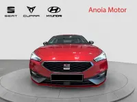 Usado Seat Leon FR 116 CV (85 kW) 2025 Rojo Berlina