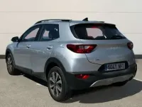 Usado Kia Stonic 101 CV (74 kW) 2025 Plateado SUV