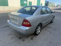 Usado Toyota Corolla Sol 110 CV (80 kW) 2005 Gris / plata Berlina