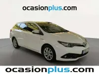 Usado Toyota Auris Touring Sports Active 136 CV (100 kW) 2016 Blanco Familiar