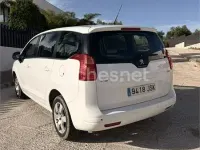 Usado Peugeot 5008 Active 150 CV (110 kW) 2016 Blanco Monovolumen