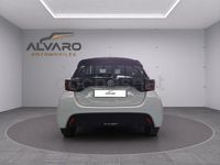 Usado Toyota Yaris Hybrid Business Edition 116 CV (85 kW) 2021 Blanco Berlina