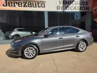 Usado Skoda Octavia Selection 150 CV (110 kW) 2024 Gris / plata Berlina
