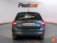 Usado Skoda Rapid Ambition 105 CV (77 kW) 2015 Gris Berlina
