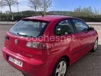 Usado Seat Ibiza Sport 100 CV (73 kW) 2005 Rojo Berlina