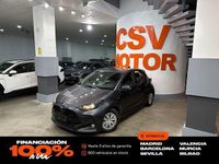 Usado Toyota Yaris Hybrid Business Edition 116 CV (85 kW) 2021 Gris Utilitario